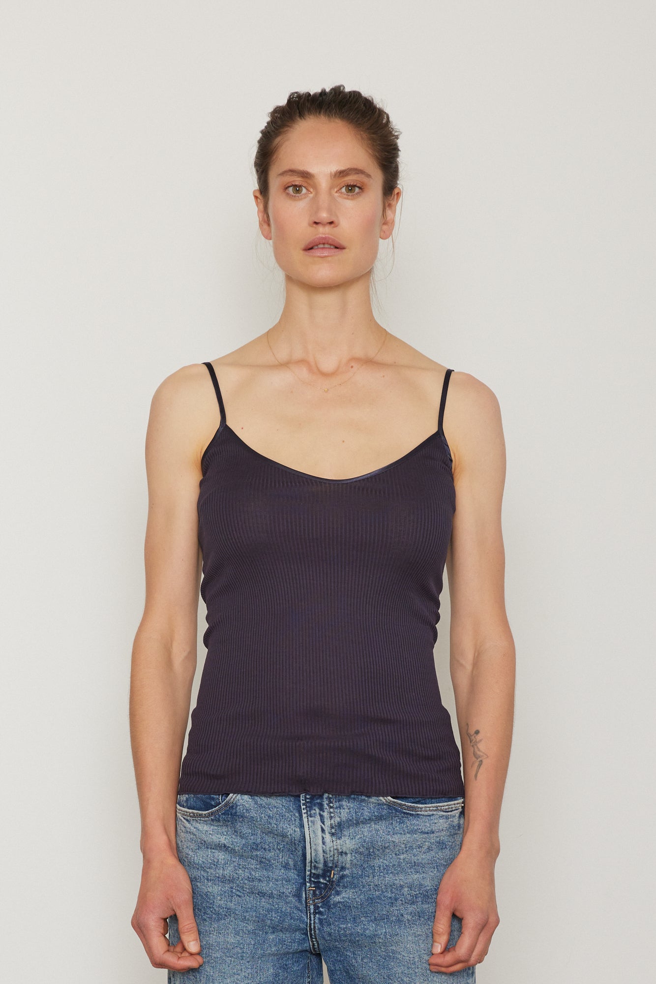 25018X9003_2315_Lookfront.jpg media file