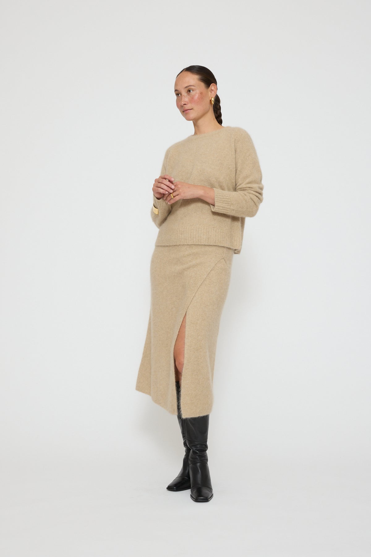 72040_4577_Lookfront.jpg media file