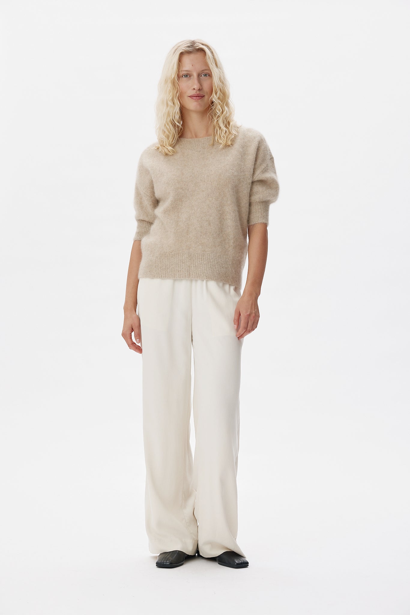 72082_4577_Lookfront.jpg media file