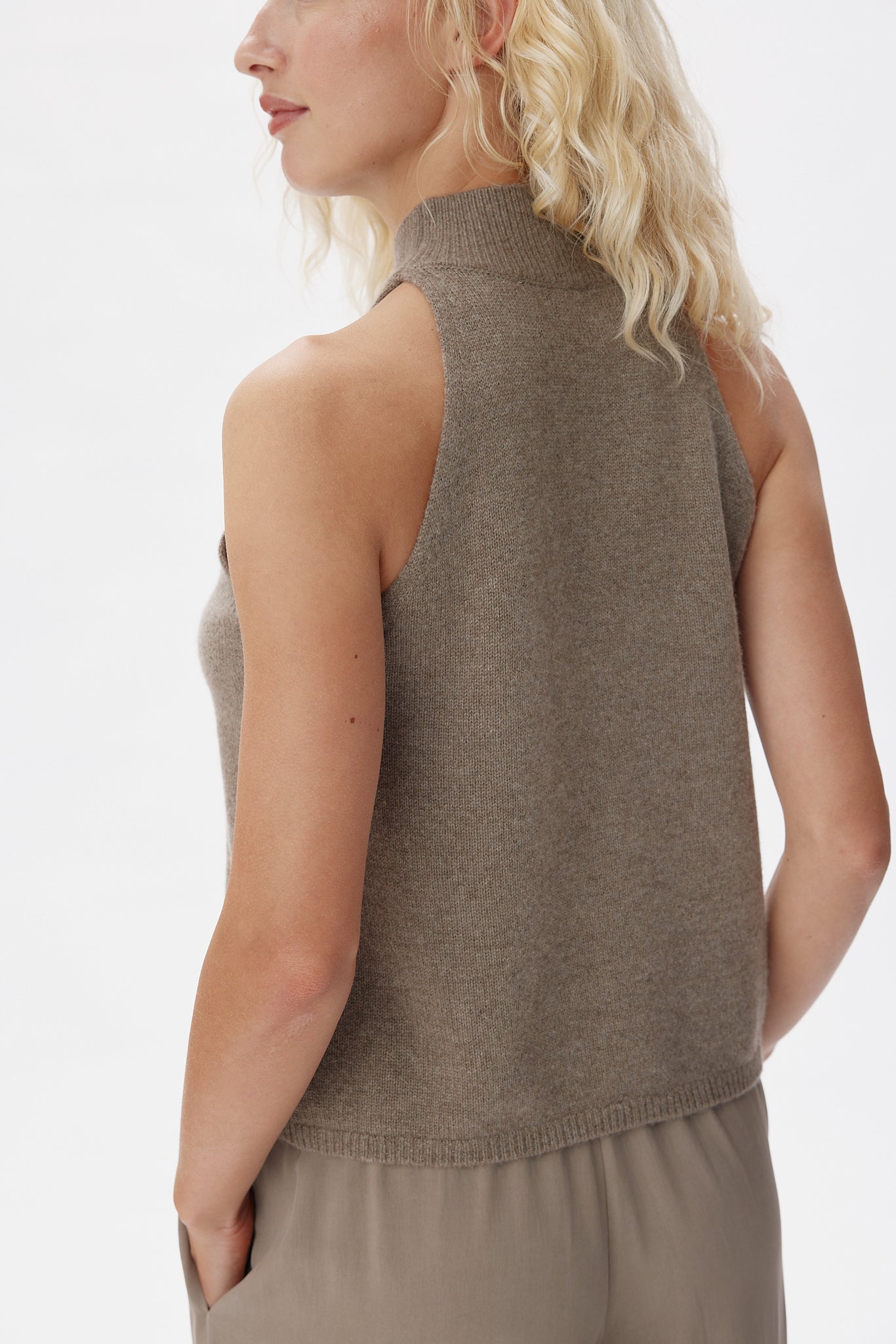 72299_3660_Detail.jpg media file