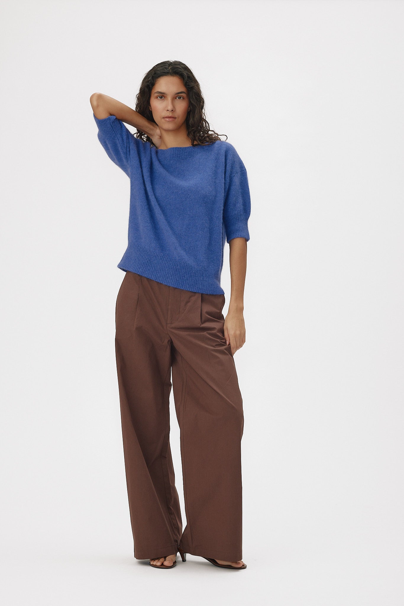 72394_3842_Lookfront.jpg media file