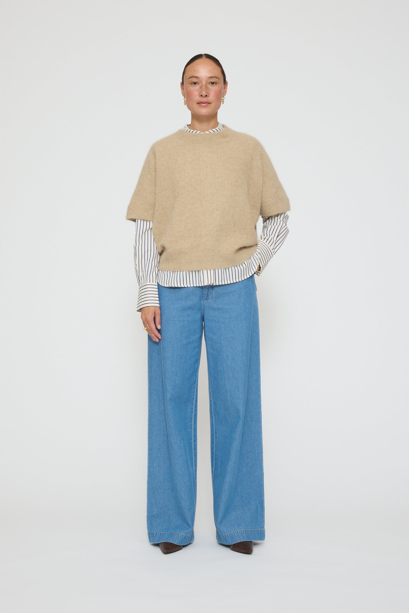 72033_4577_Lookfront.jpg media file