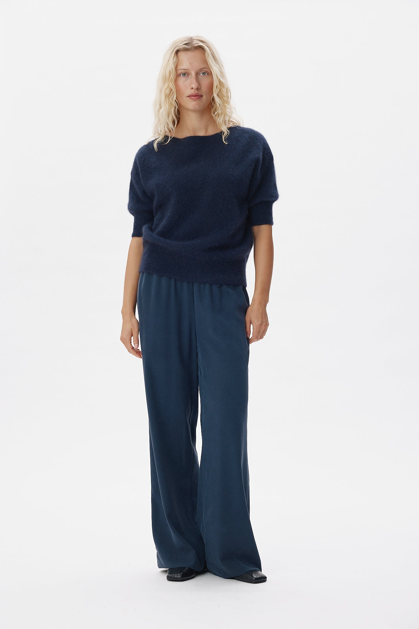 72082_7090_Lookfront.jpg media file