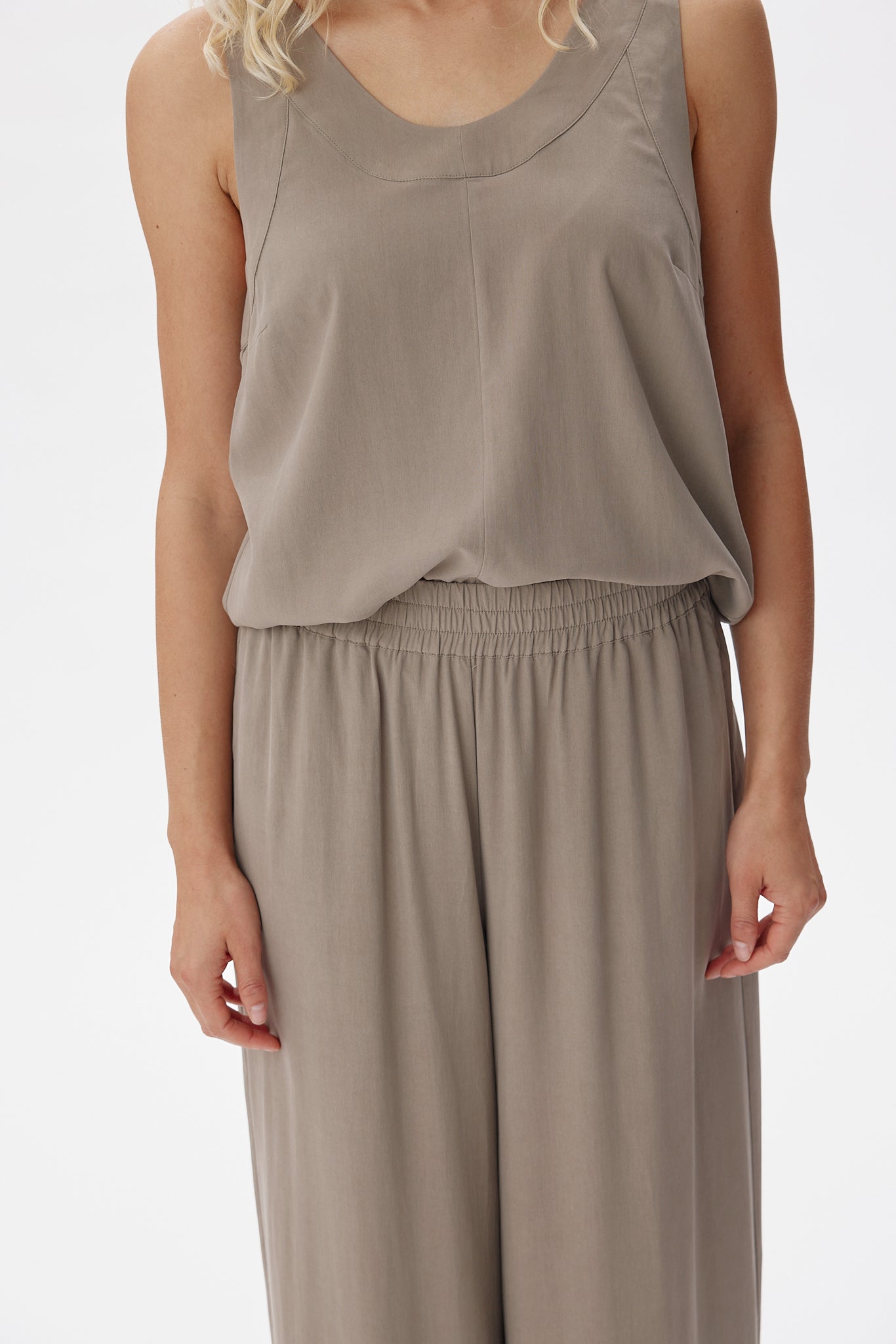 72324_3960_Detail.jpg media file