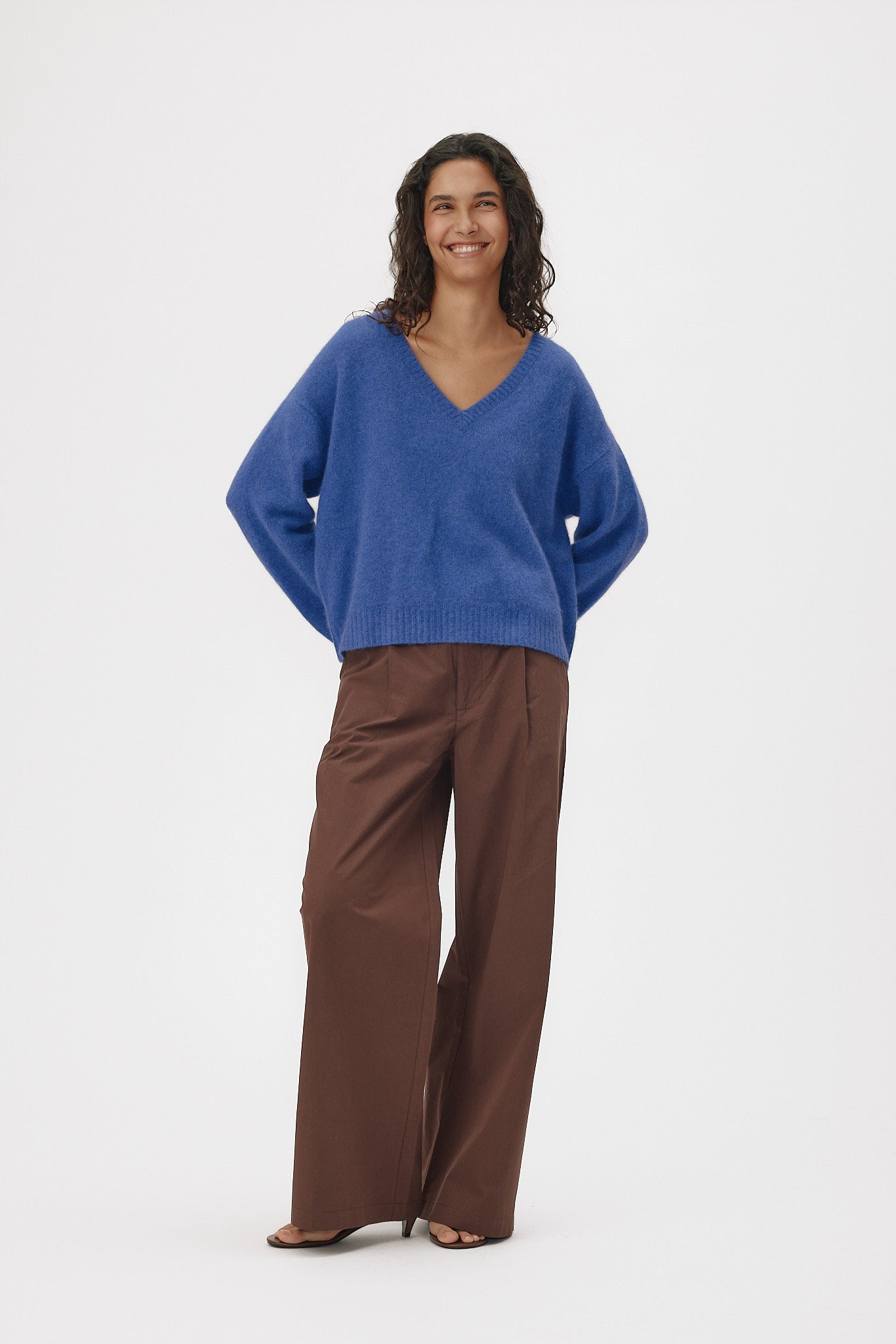 72389_3920_Lookfront.jpg media file